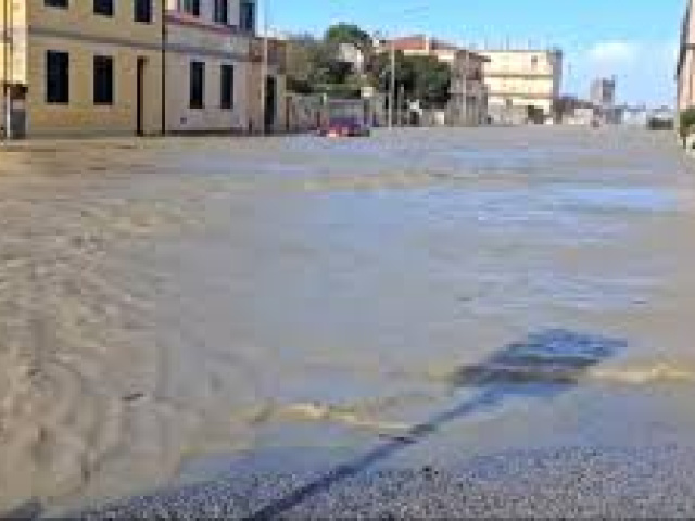 FONDO EMERGENZA CALAMITA’ Linea A Contributo a fondo perduto per abbattimento interessi su finanziamenti concessi da soggetti finanziatori, finalizzato a sostenere la liquidità delle imprese danneggiate