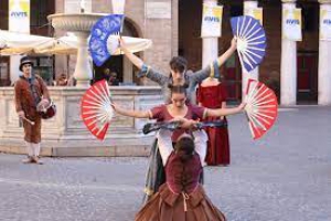 Contributi a festival e spettacoli dal vivo